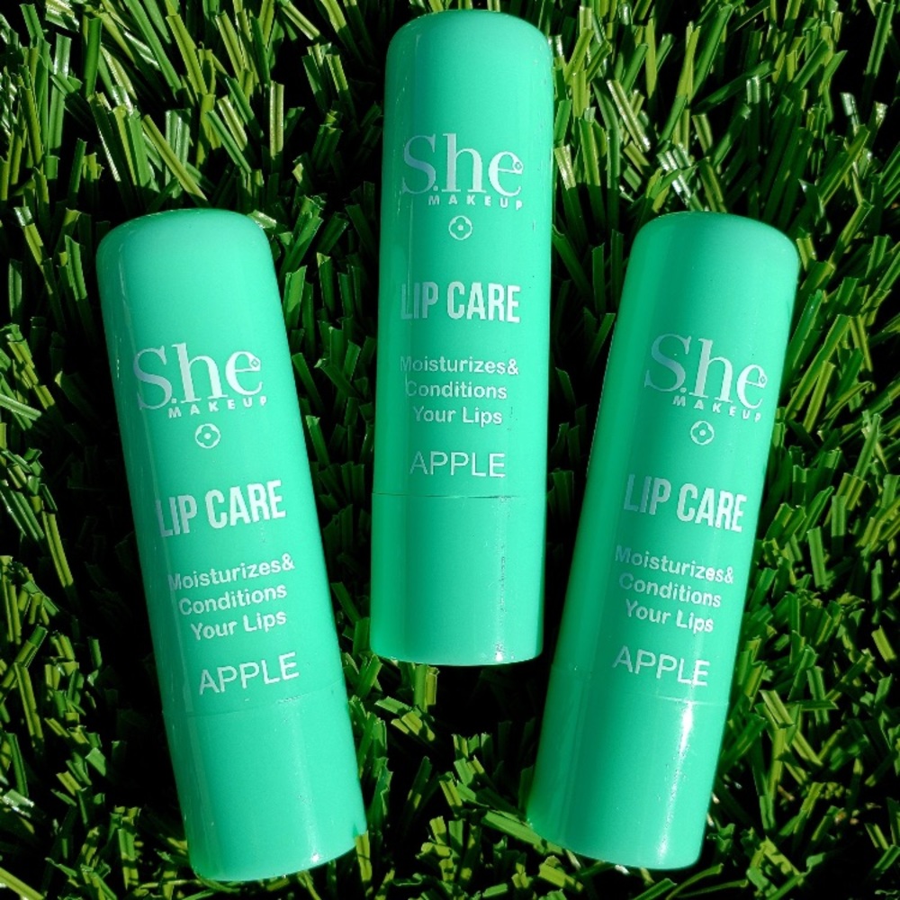 She Makeup Lip Care Apple Lip Balm Moisturizes